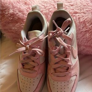 Nike Women’s Pink and White Low-Top Sneakers